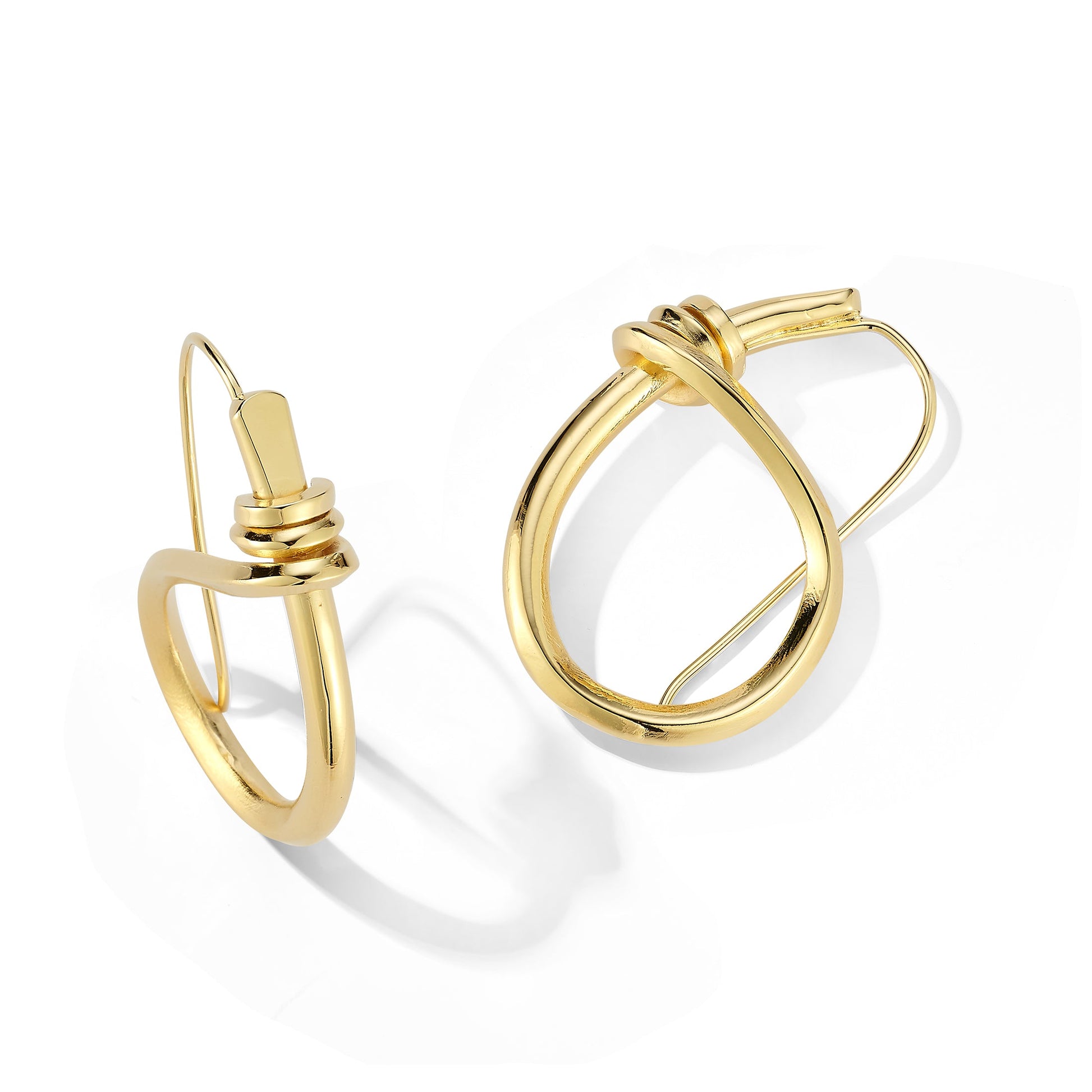 Knot Me Earrings – Elegant Gold-Plated Design