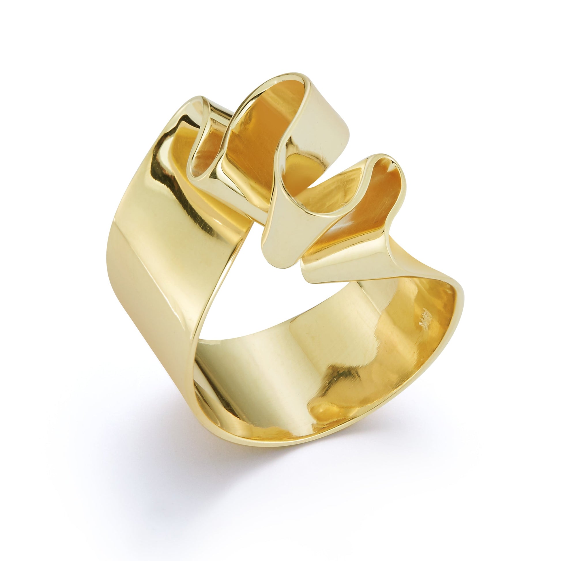In Motion Ring – Flowing Ribbon-Inspired Design