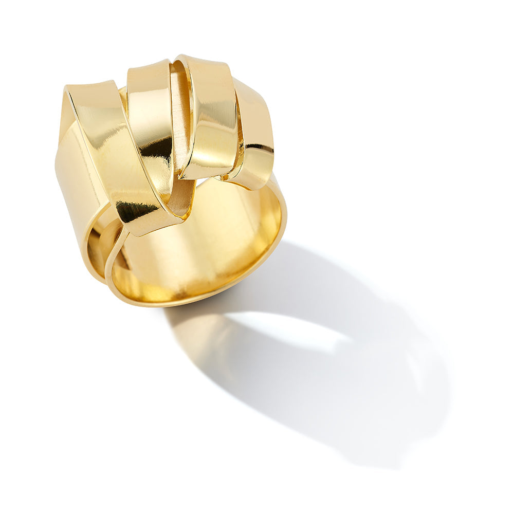 Non-Linear Ring – Modern Split-Band Sculpture